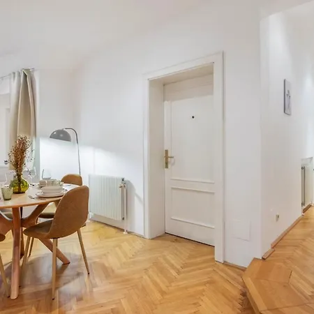Appartamento Modernes Im Herzen Von Zentral & Nahe Den Skiliften 1 Bf